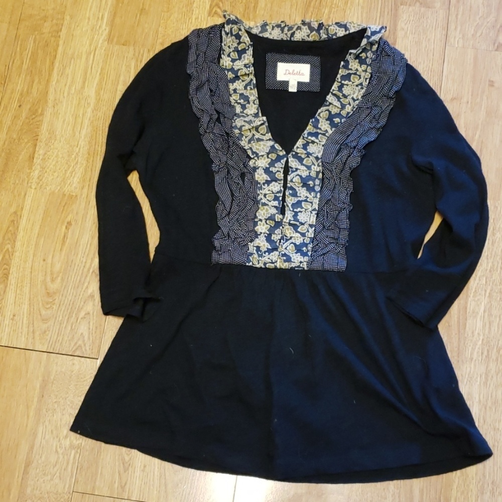 ANTHRO Deletta Tuxedo printed ruffle top XS